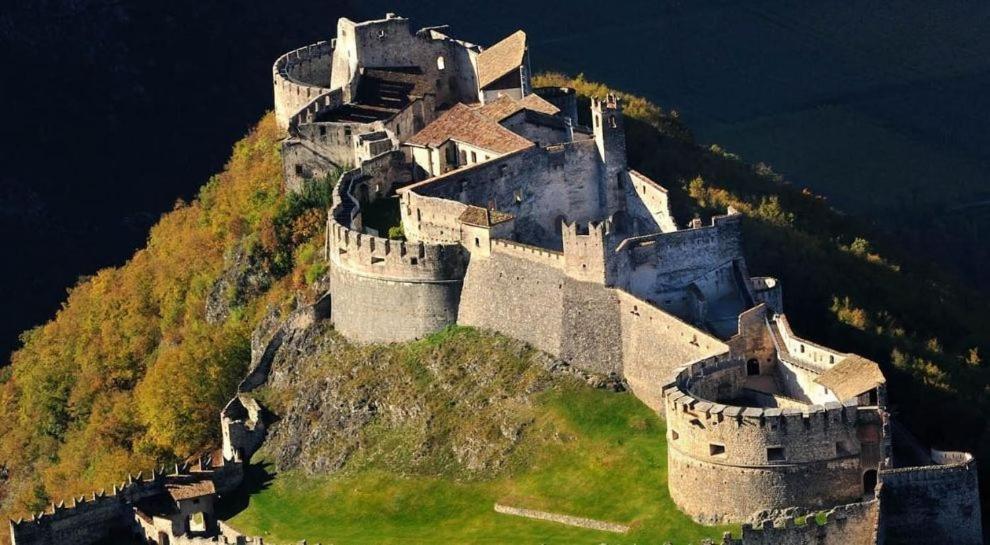 Casa Al Castello, Calliano Ospitar Zewnętrze zdjęcie